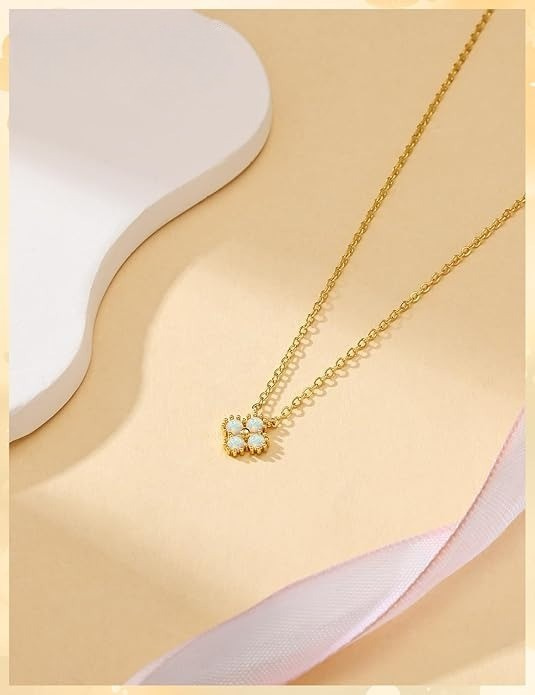 Yimari Heart Clover Necklace Gold Pendant with Birthstone Accent