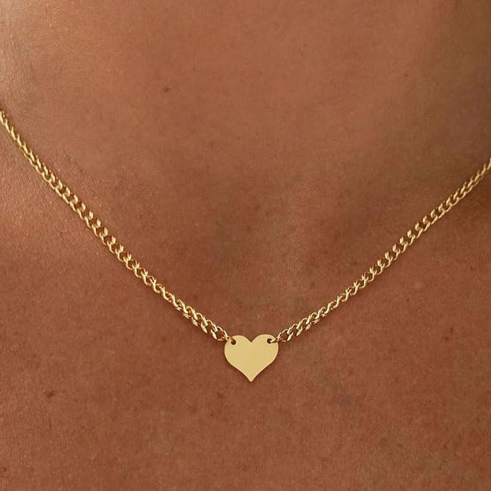 Yimari Minimalist Heart Necklace Gold Pendant Choker Design